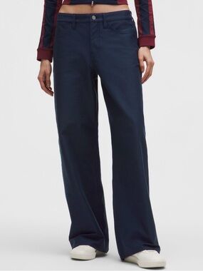 EasyFive Low-Rise Classic Wide-Leg
Pant Regular True navy size 25